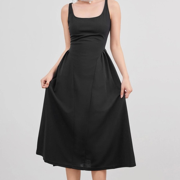 Black mid length dress - Picture 3 of 6